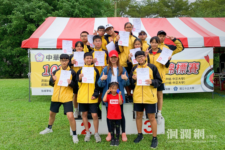 花蓮縣立自強國中林若涵殺出重圍成功搶銀