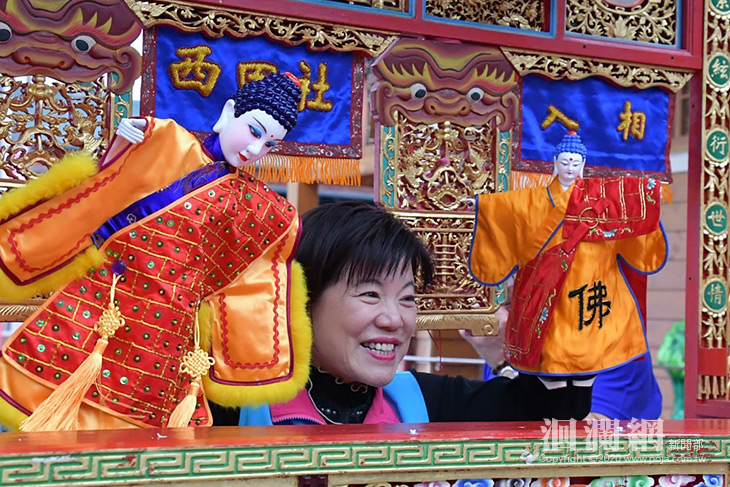 吉安鄉偶戲文化節，掌中戲現場身歷其境演出長輩感