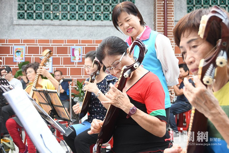 吉安鄉公所國樂班隊展成果，好客藝術村樂音飛揚