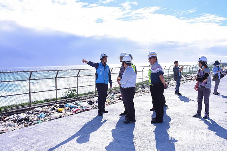 垃圾掩埋場建環場車道及圍籬，改善路面品質及避免