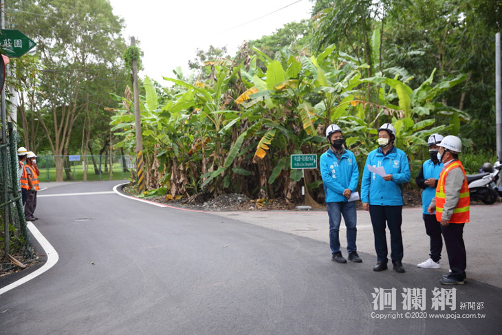 嘎尼按部落聯外道路竣工查驗，魏嘉賢現勘施工品質