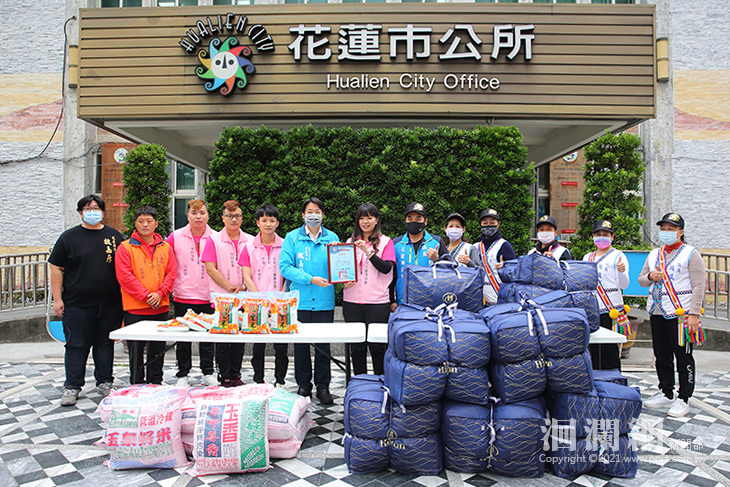 承天文化藝陣協會捐贈物資助花蓮弱勢，魏嘉賢贈感