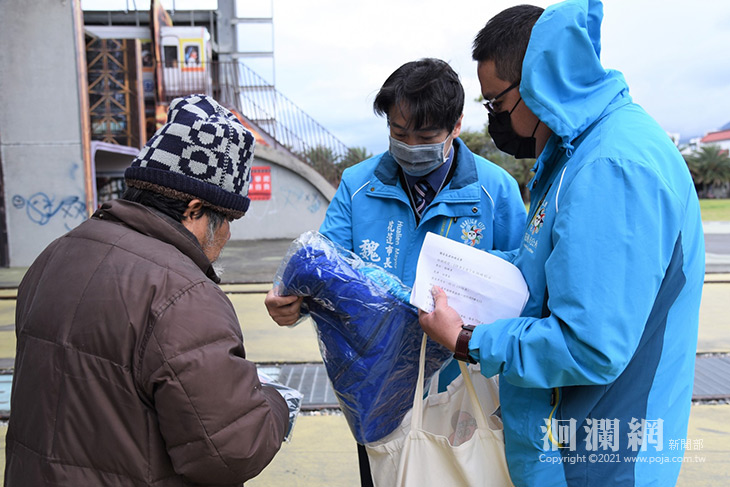 寒冬送暖，花蓮市啟動暖心專案贈街友及獨居長輩保