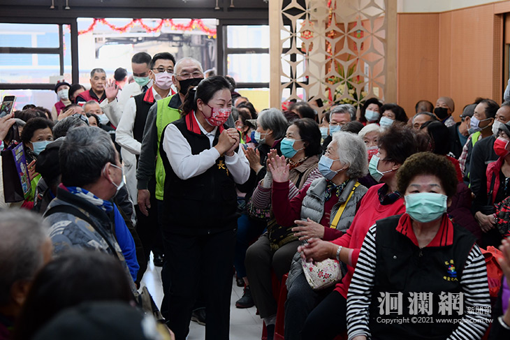 慶豐老人會新春團拜，徐榛蔚祝福長輩五福臨門