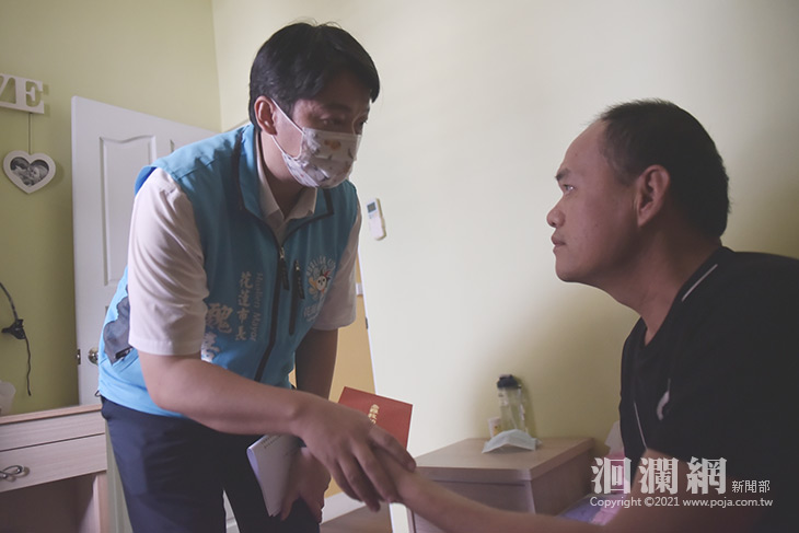 青壯男突中風癱瘓，魏嘉賢前往關心
