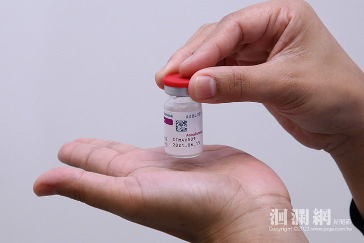 門諾醫院獲撥600劑AZ疫苗，院長率先施打