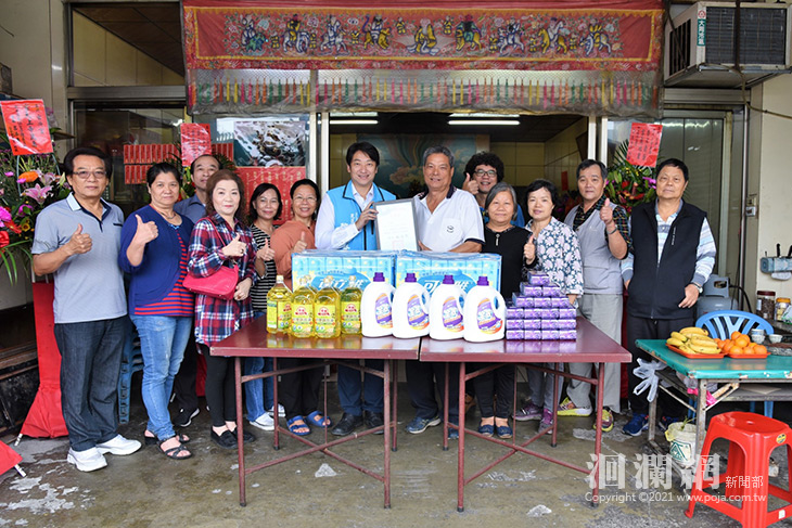 玄濟宮公益善舉9年未間斷，百份物資由花蓮市公所