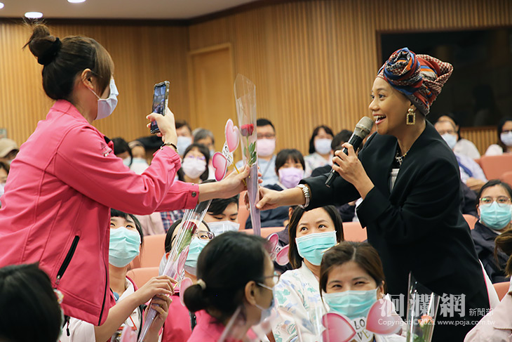 向遠大的愛致敬，門諾醫院拍片致敬護理師辛勞