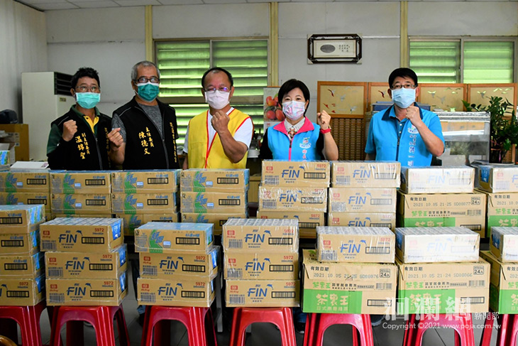 東龍宮慈善會慰勞吉安鄉第一線清消人員