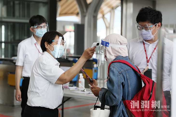 協助連假防疫，慈濟送花蓮台鐵防護面罩