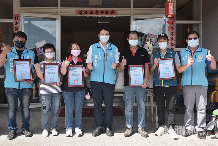 花蓮市各市場自治會送點心，感謝清潔隊協助防疫清