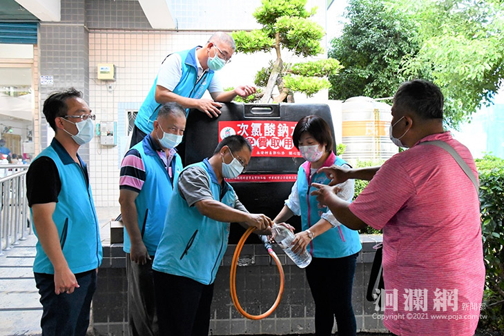 防疫警戒微解封，吉安鄉廣設次氯酸鈉水一村一供應