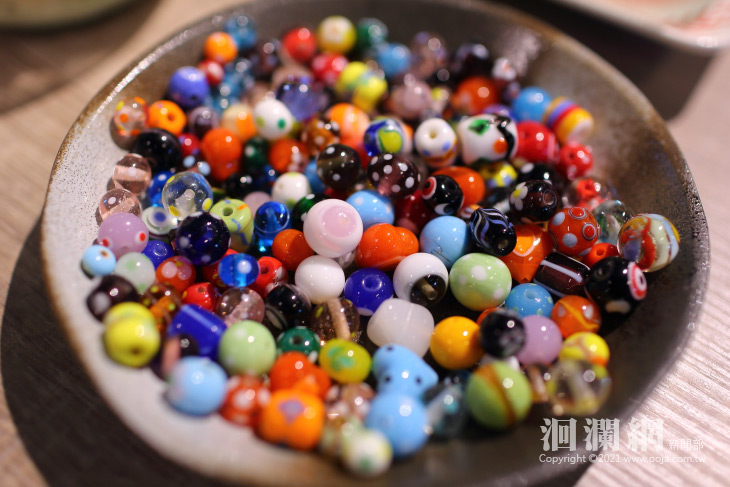 勵馨基金會舉辦特展，魏嘉賢用行動支持公益