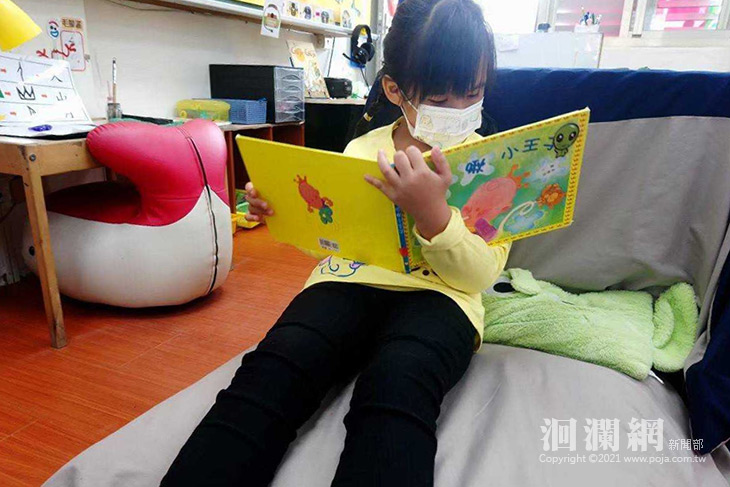 花蓮市立圖書館「書箱宅急便」 校園閱讀推廣活