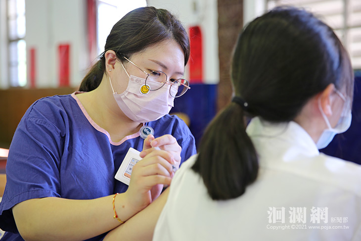 花蓮首場校園BNT疫苗，花蓮慈院為近千名學生施打