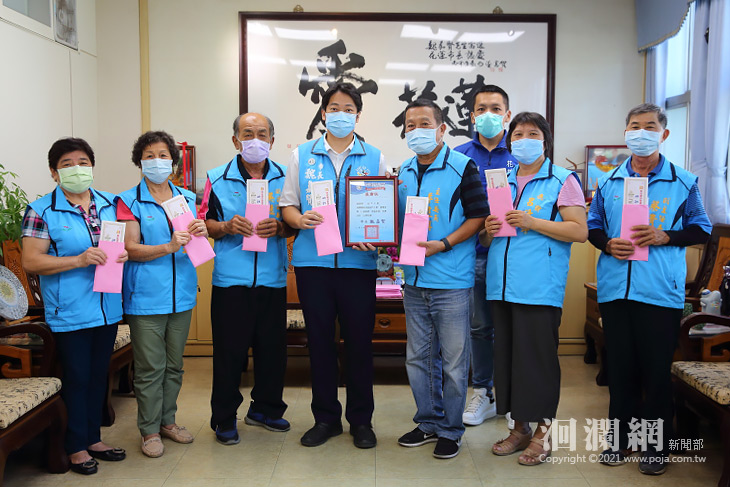 響應愛花蓮實物銀行關懷弱勢 延平王廟管委會捐