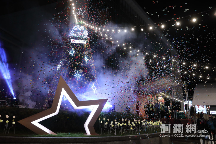 遠百聖誕城點亮星空!連續8年攜手與民眾完成3000