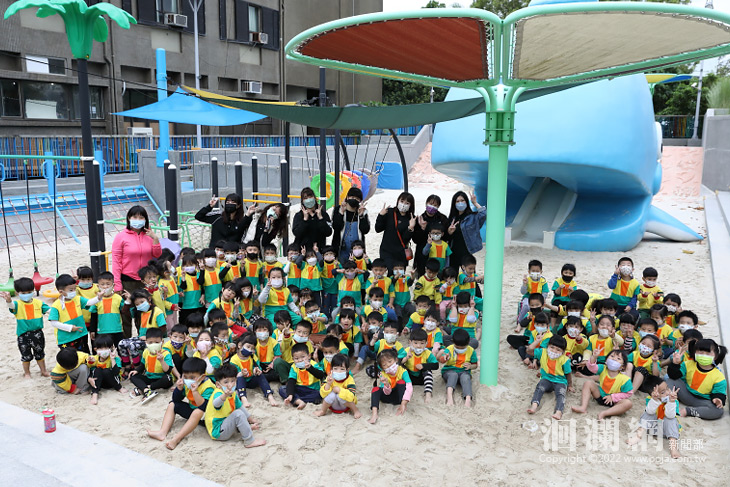 歡慶兒童節，市幼小班組戲沙池體驗玩沙樂
