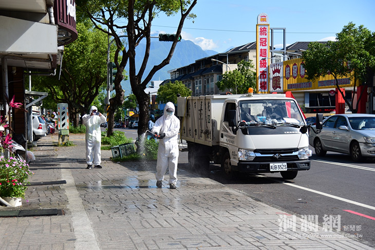 確診足跡深入社區 ，清潔隊清消大陳新村