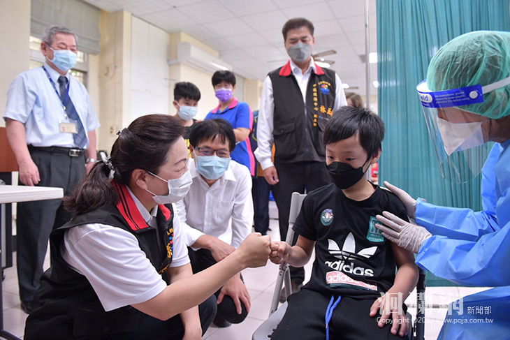 花蓮校園開始集中施打兒童BNT疫苗