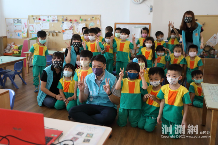 中班學習成果發表登場 爸媽視訊回顧成長紀錄