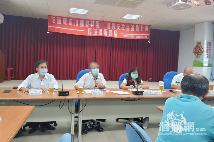會後與委員討論.jpg