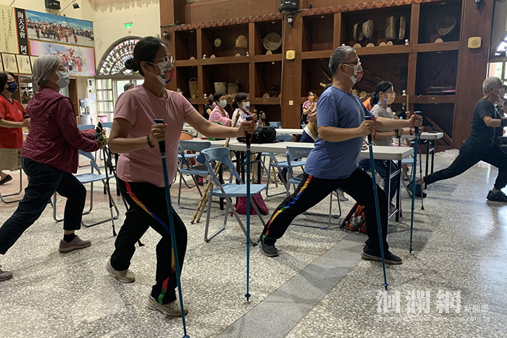 防失智！門諾邀社區種子推廣健走仗運動