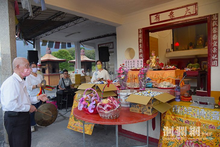花蓮市佐倉大眾廟中元普渡法會，供品捐弱勢做愛心