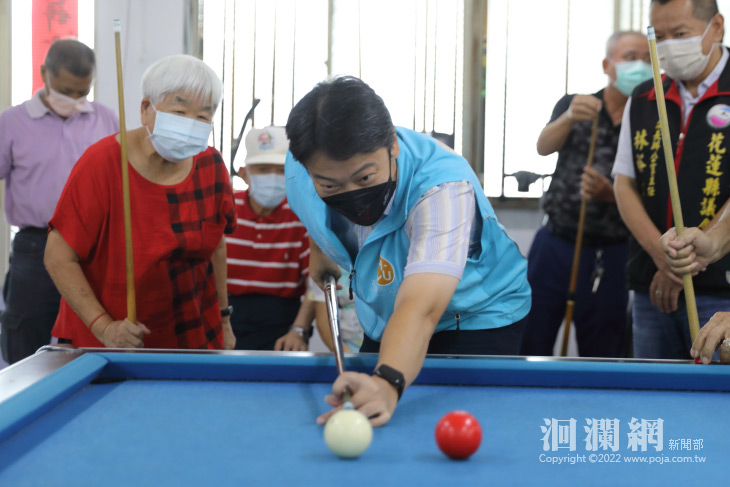 花蓮縣老人會舉辦市長盃撞球賽 銀髮族推桿聯誼
