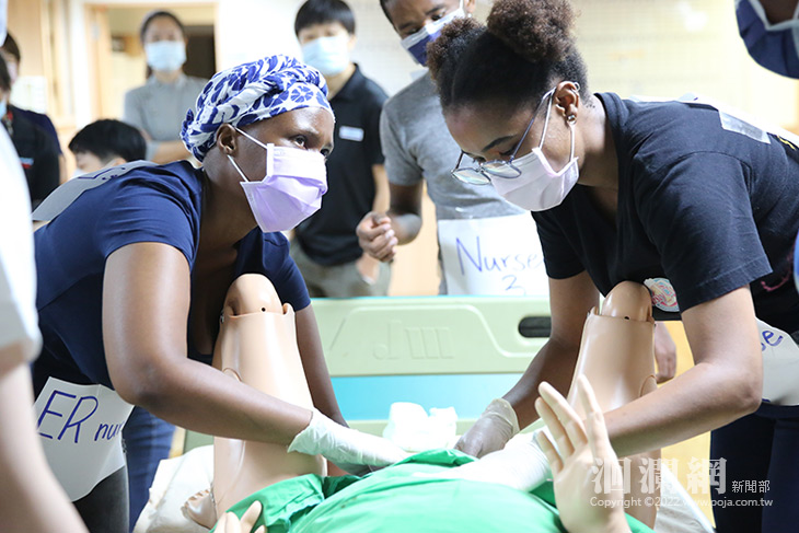 史瓦帝尼助產師結訓典禮，花蓮慈院助史國提升孕產