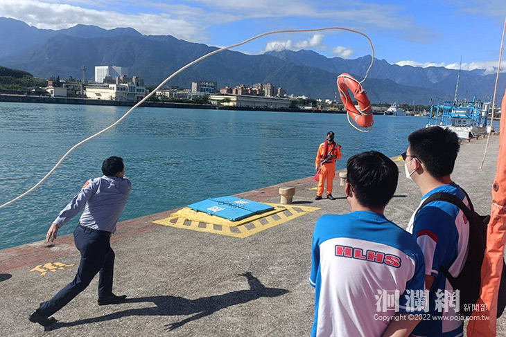 花中及慈濟附中學子參訪，深入了解海巡工作