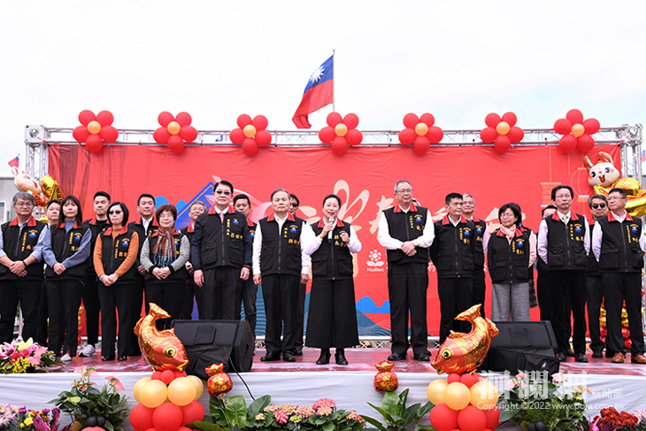 花蓮縣政府新春團拜 徐榛蔚勤勉縣府團隊新年行