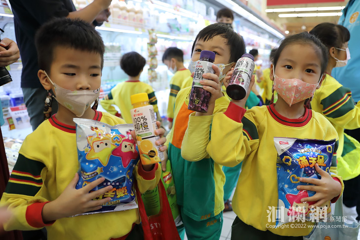 迎接兒童節，花蓮市幼讓孩子體驗購物趣
