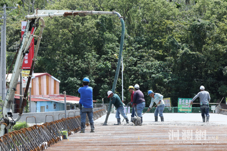 花蓮市新農兵橋施工進度達九成 預計五月份完工
