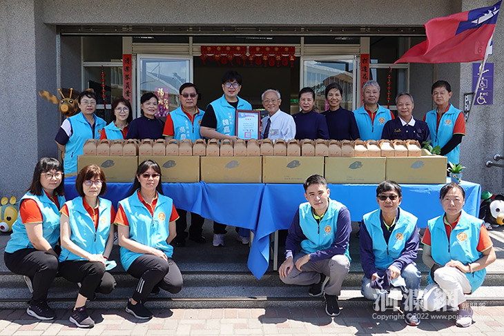 慈濟基金會57周年慶 送花蓮市清潔隊壽桃分享喜