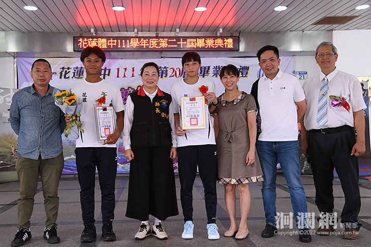 徐榛蔚出席花蓮體中畢業典禮 勉勵學子力爭上游