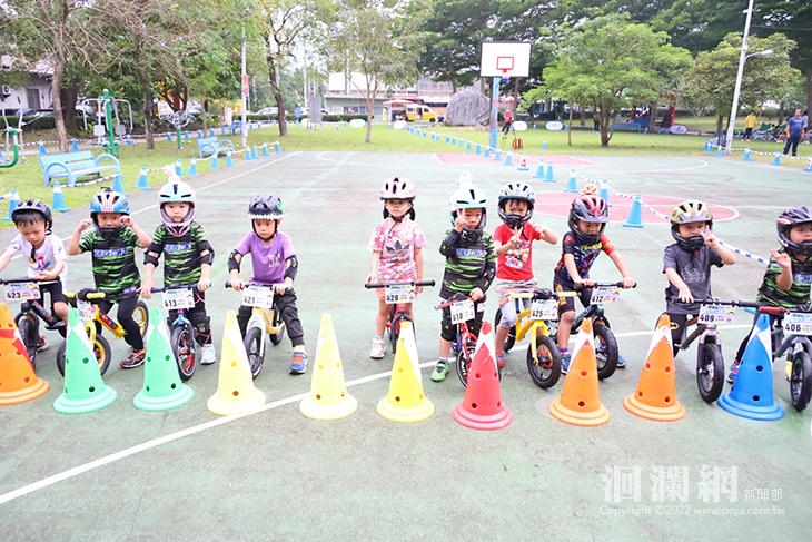 首屆新城盃兒童滑步車兩鐵越野競速賽，讓親子幸福