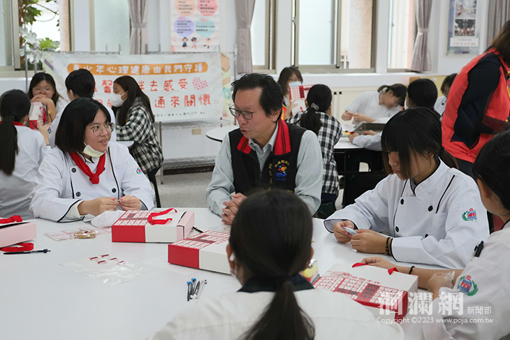 衛生局前進校園「大手牽小手幸福學分班」烘焙活