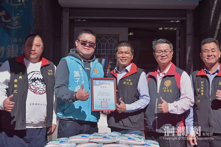 聖元宮展大愛 捐贈300公斤白米挹注實物銀行