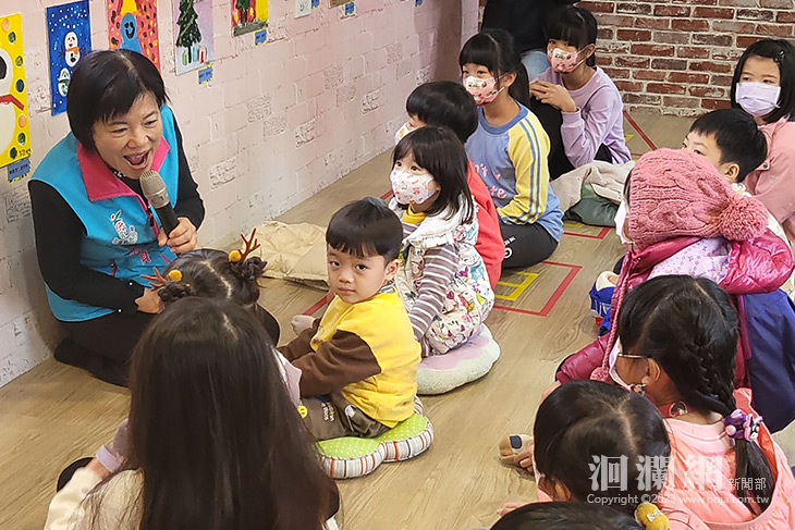 吉安鄉圖溫馨「童樂繪」邀小畫家們說「畫」