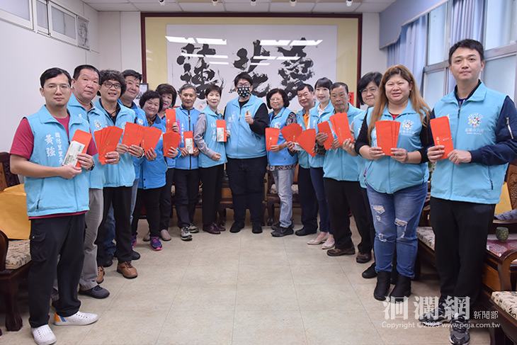 蕭氏企業有限公司春節捐款助弱勢，19里100自強戶