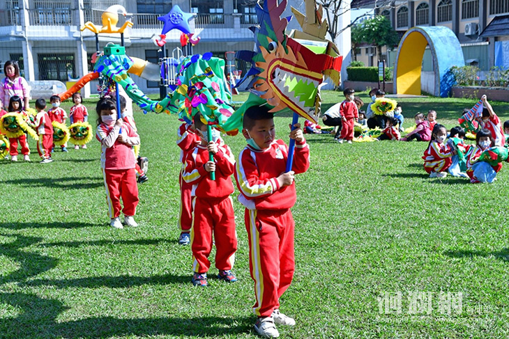 吉安鄉幼舞龍舞獅歡聲鑼鼓慶開學