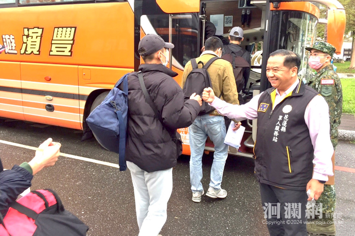 縣府民政處、花蓮軍人服務站歡送役男入營 鼓勵