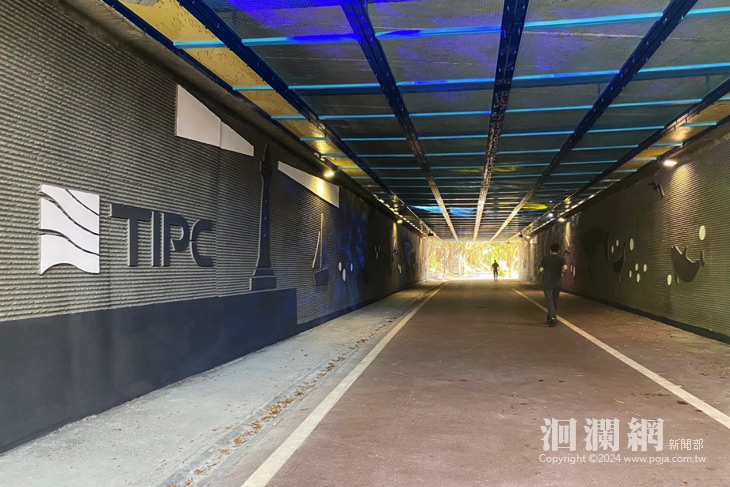花蓮港務分公司美化兩潭自行車道路箱涵 打造海