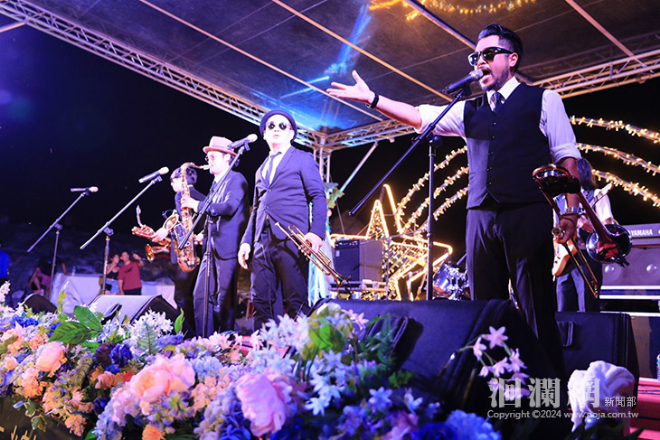 七星潭「星光音樂會」 民眾齊聚在星空下享受浪