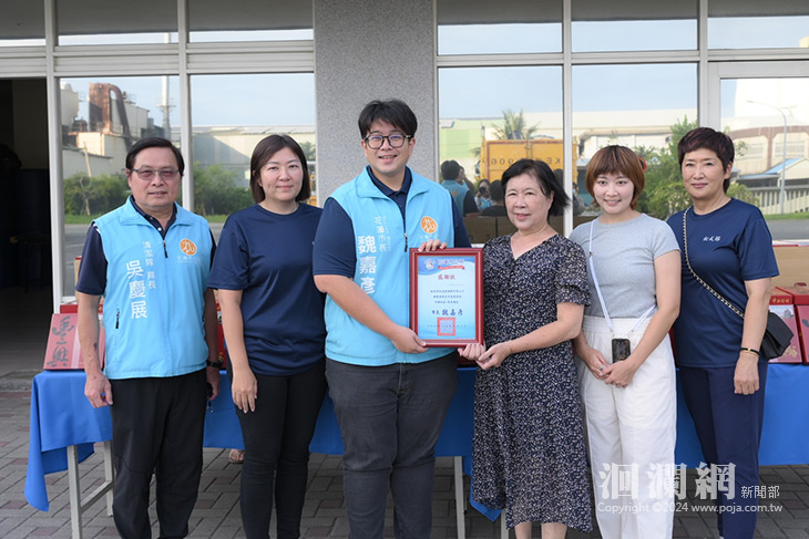 松成號持續展現社會愛 中秋禮盒慰勞清潔隊