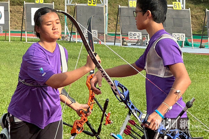 自強國中參加全國總統盃射箭錦標賽獲雙金雙銀