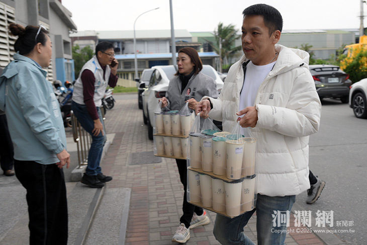 氣溫溜滑梯 市民代表會送暖慰勞清潔隊