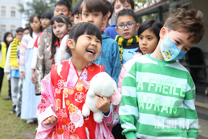 東華附小舉行2025國際聯合升旗典禮 展現多元文